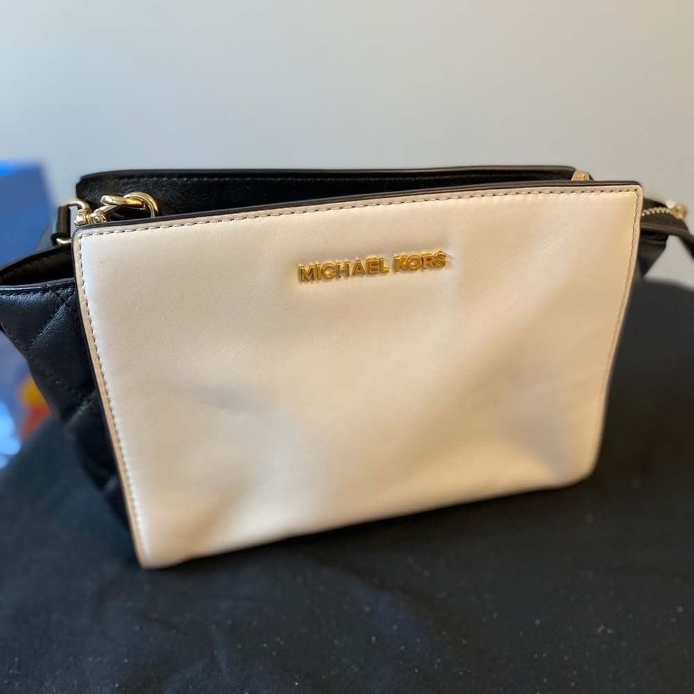 Michael kors crossbody
